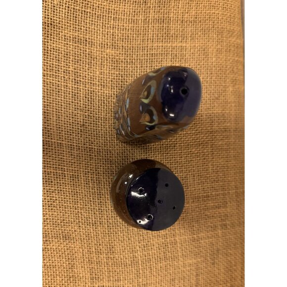 Hand-Painted Ceramic Salt & Pepper Shaker Set 4" & 2" - Picture 4 of 8